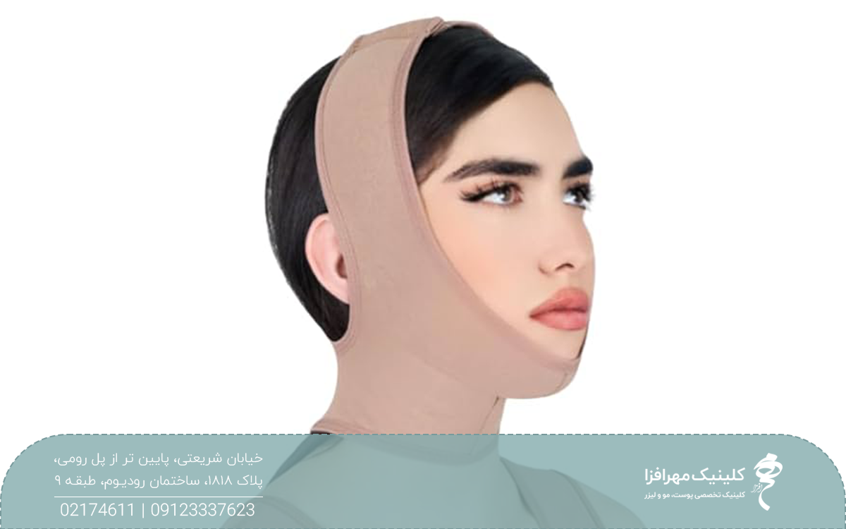 دختری که بعد از عمل ساکشن غبغب گن بسته است