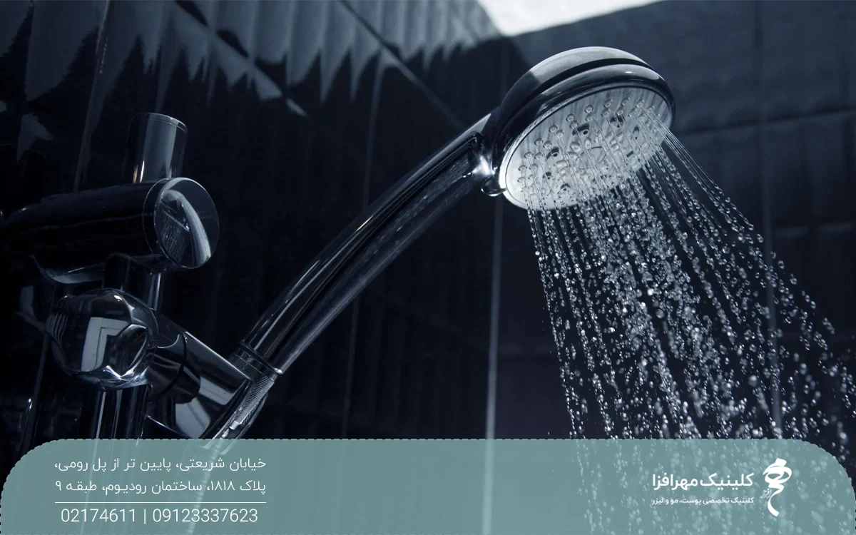 عکس دوش که از آن آب می ریزد